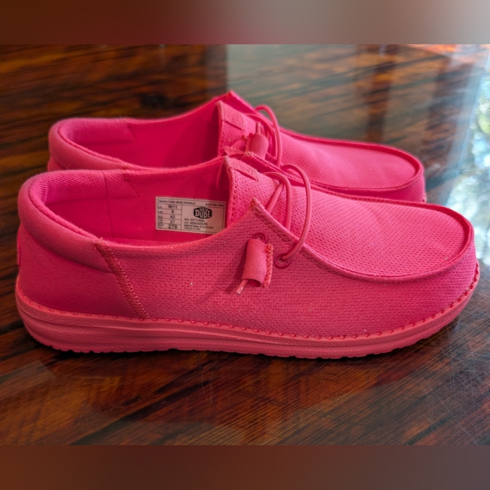 New  Without Tags Hey Dude Wendy Size 11 Funk Mono Sparkle Electric Pink